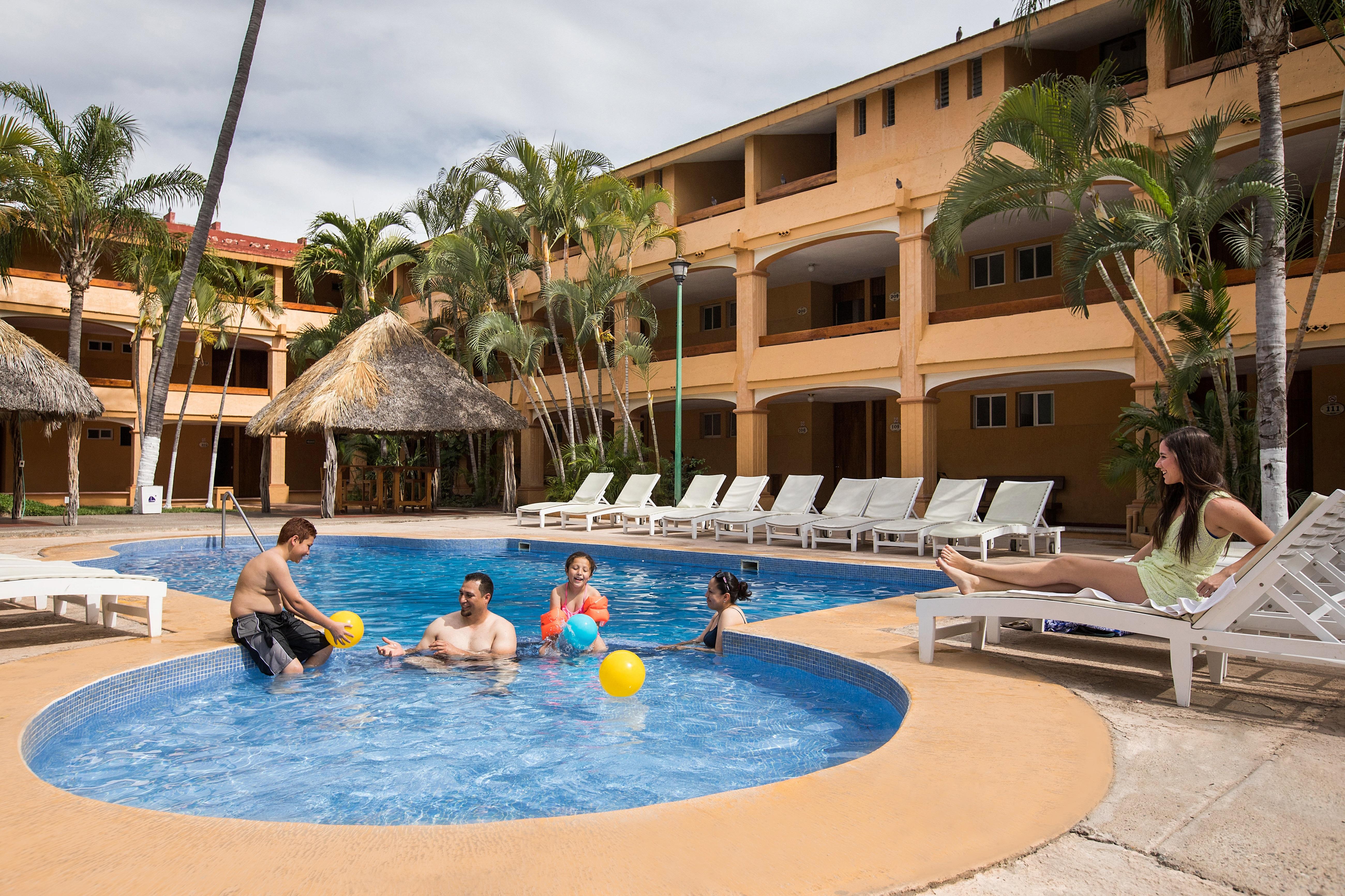 Hotel Margaritas Mazatlan Bagian luar foto